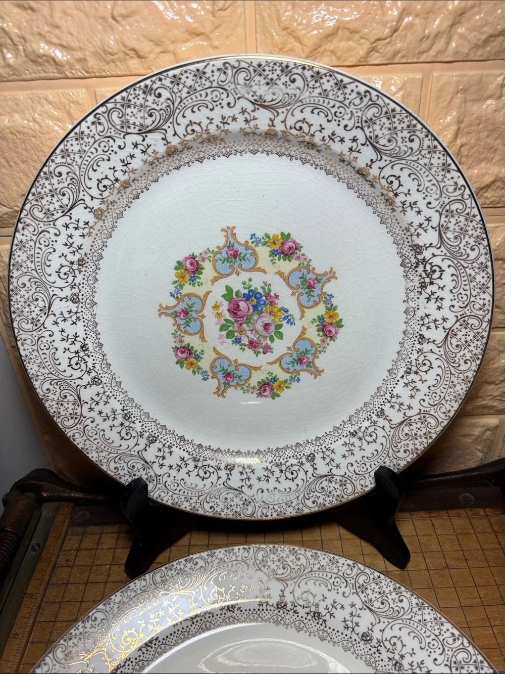 Pair Parisian Center Dinner Plates 10 1/8”D Made USA 22K Gold Pattern Rim Floral
